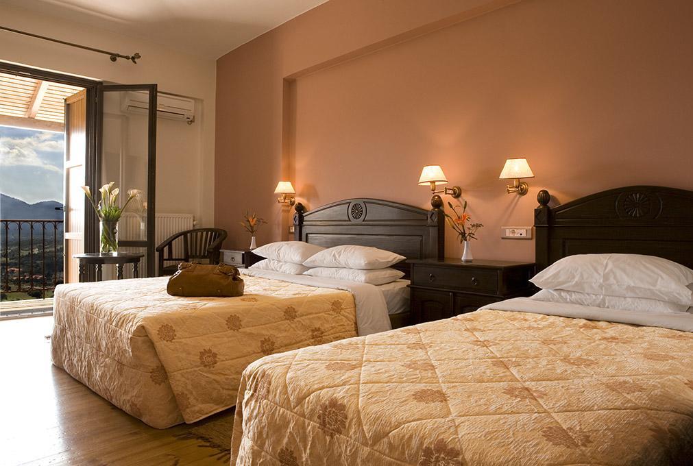 Vytina Mountain View Hotel ภายนอก รูปภาพ