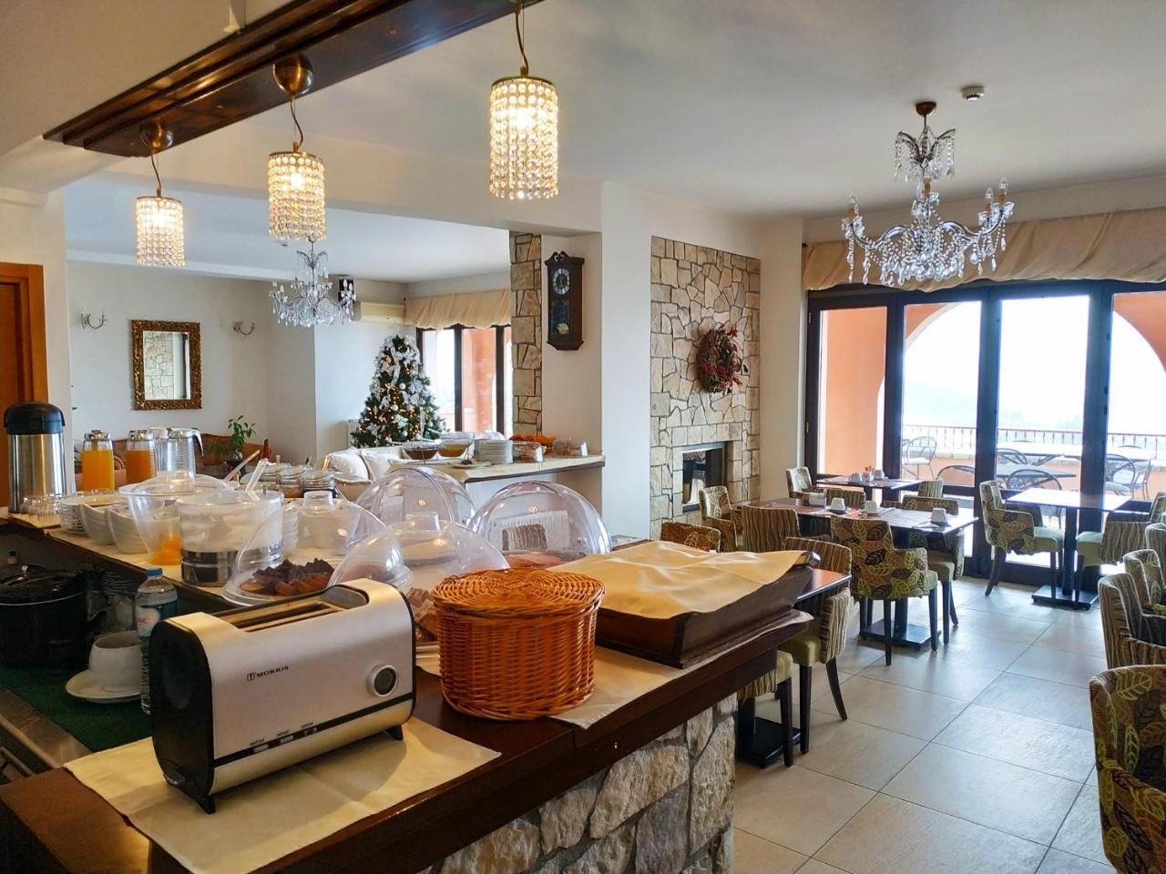 Vytina Mountain View Hotel ภายนอก รูปภาพ